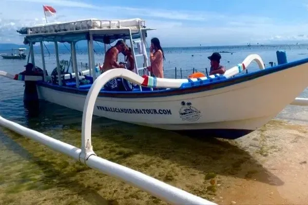 Private Sundeck Boat