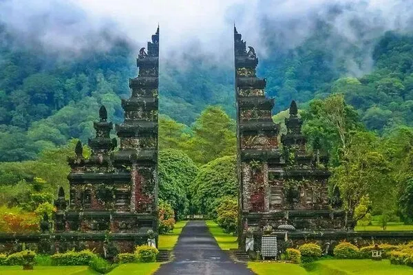 Handara Gate