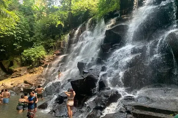 Kanto Lampo Waterfall